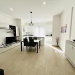 Marina Centro Harbor Apartment