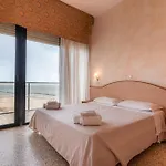Hotel Crown