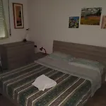 Backpackers Rimini Apartament- Il Lupo Affitta