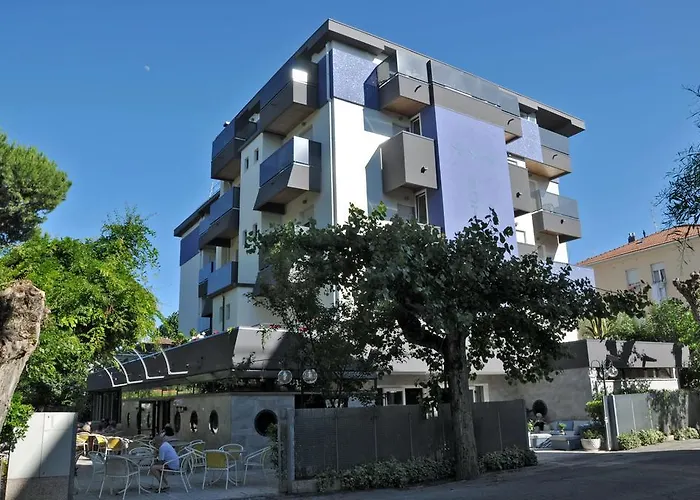 Hotel Carol