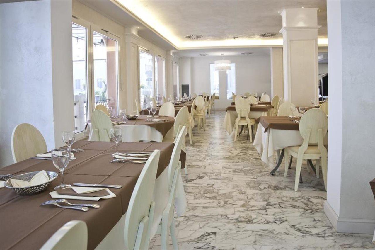 Aurora Hotel Rimini