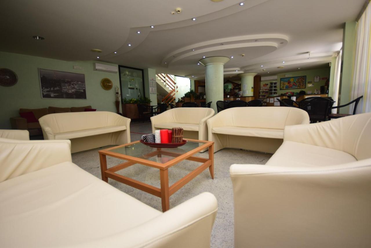Hotel Como 2*