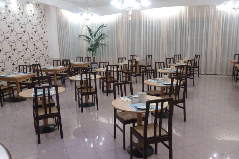 Hotel Acasamia Welchome 3*