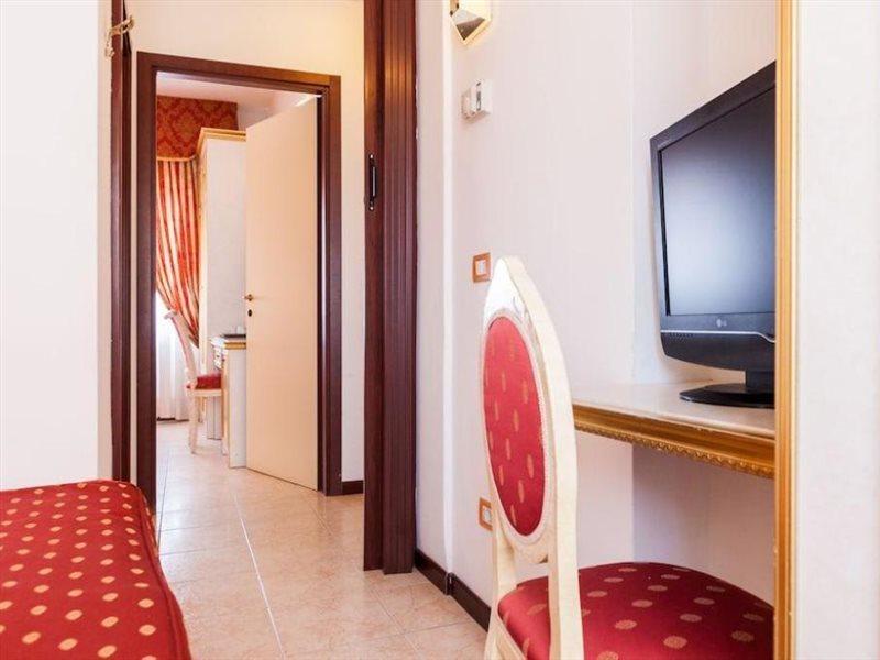 King Hotel