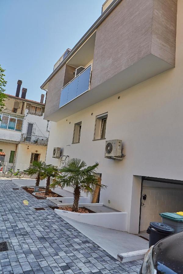 Esmeralda Apartment