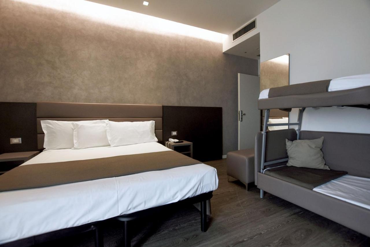 Aurora Hotel 3*
