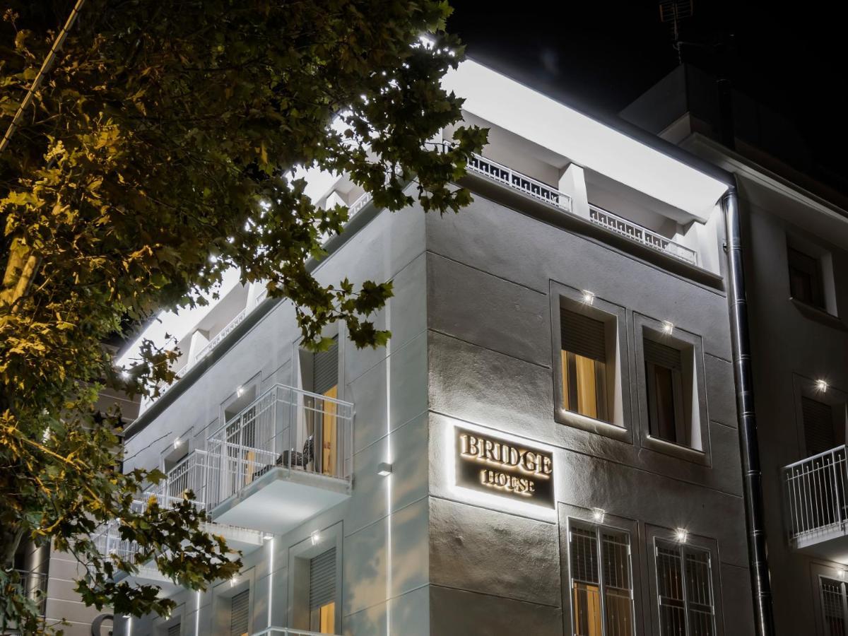 Bridge Hotel