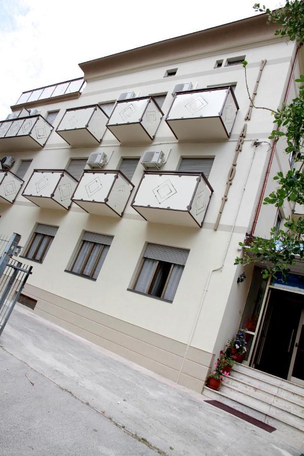 Arlotti Hotel *