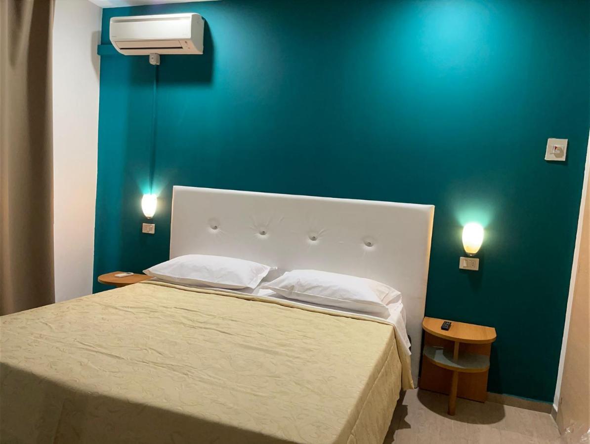 Hotel New Happy
