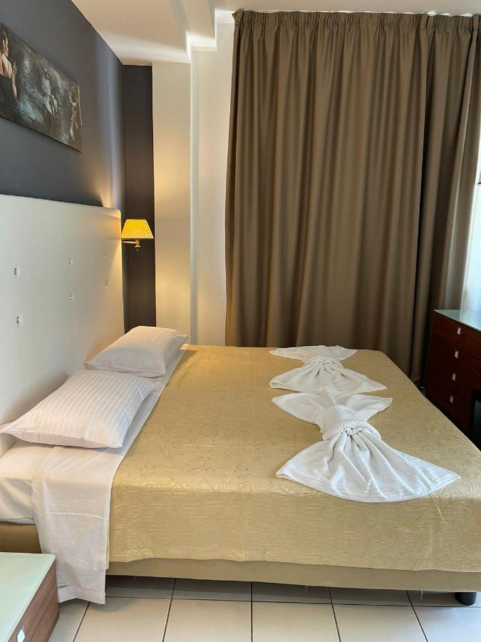 Hotel New Happy