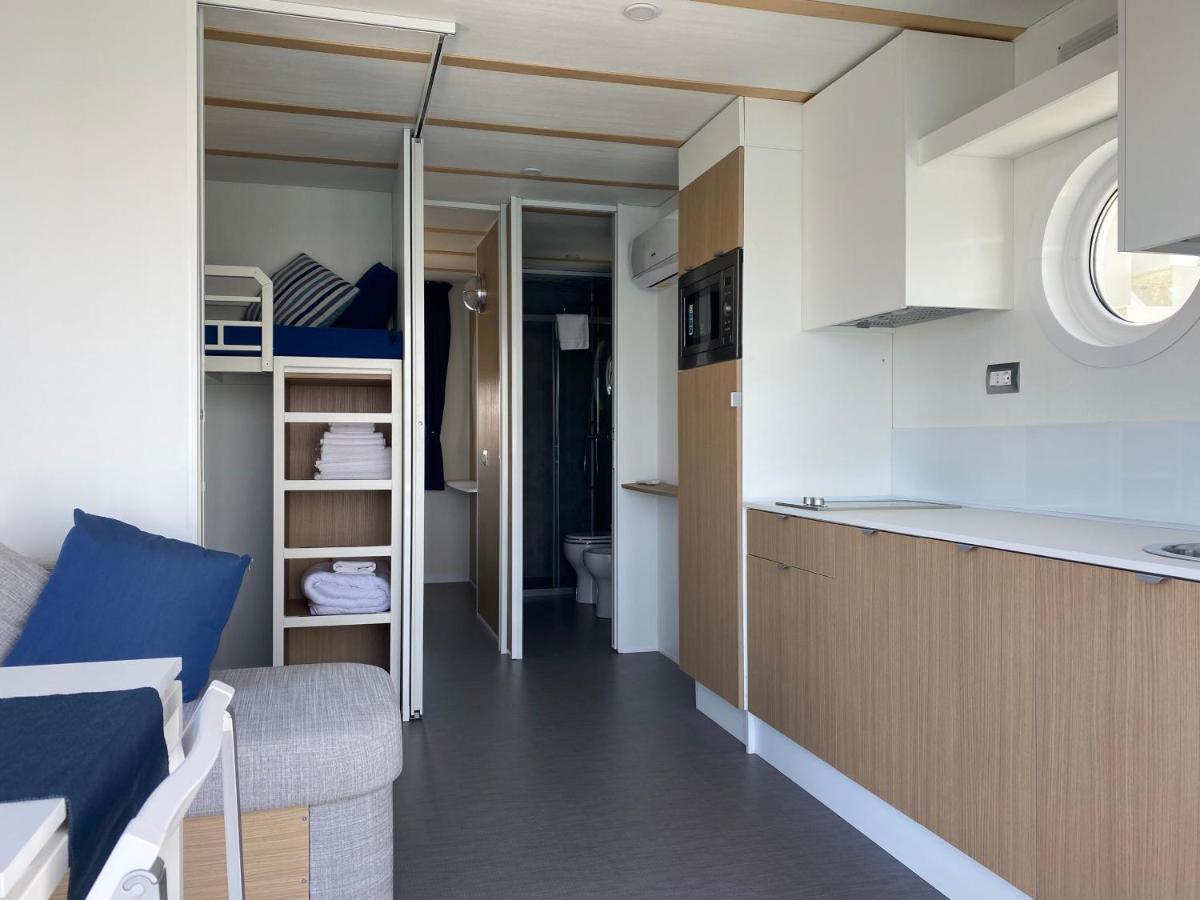 House Boat 4* Rimini
