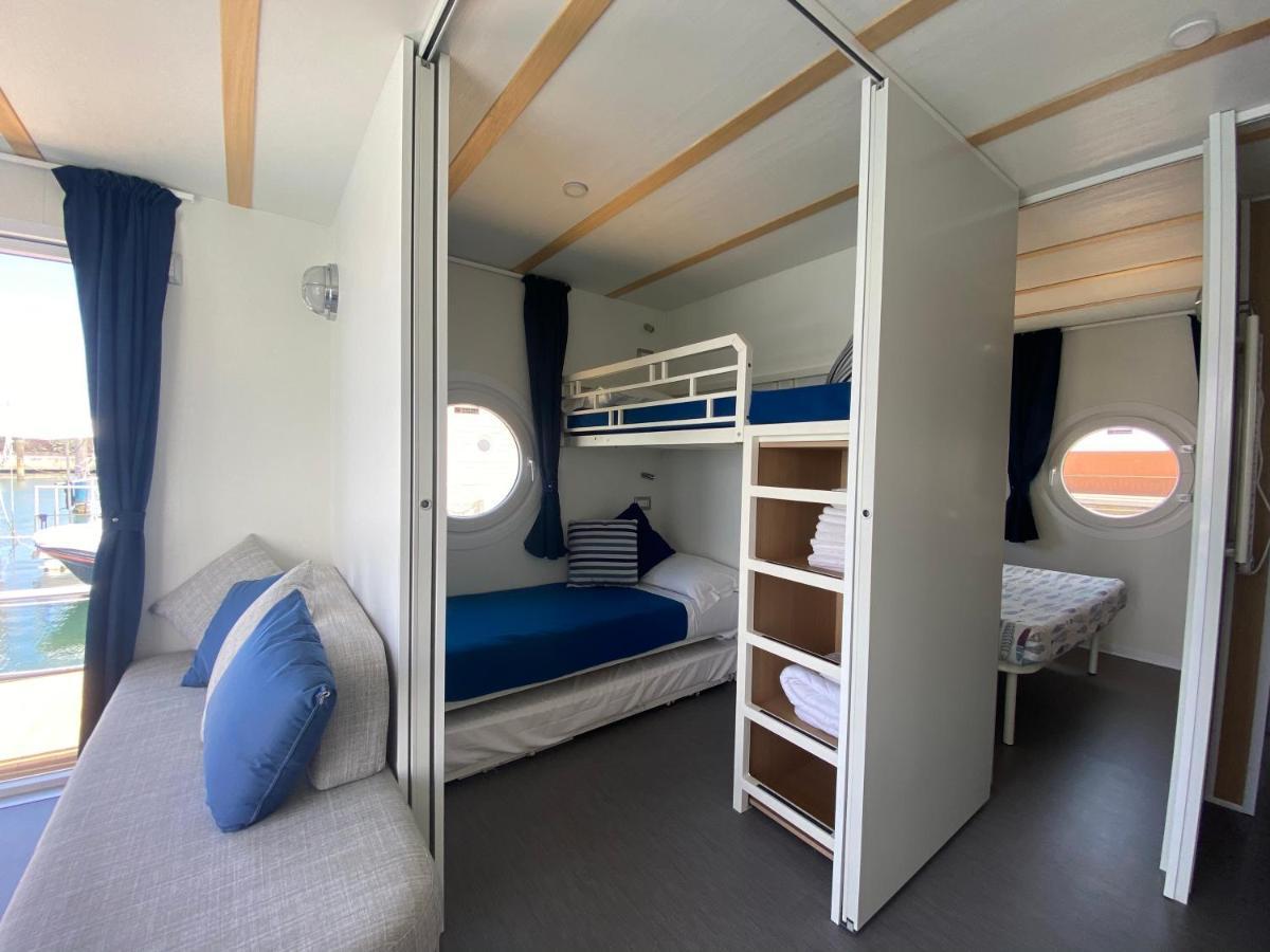 House Boat 4* Rimini