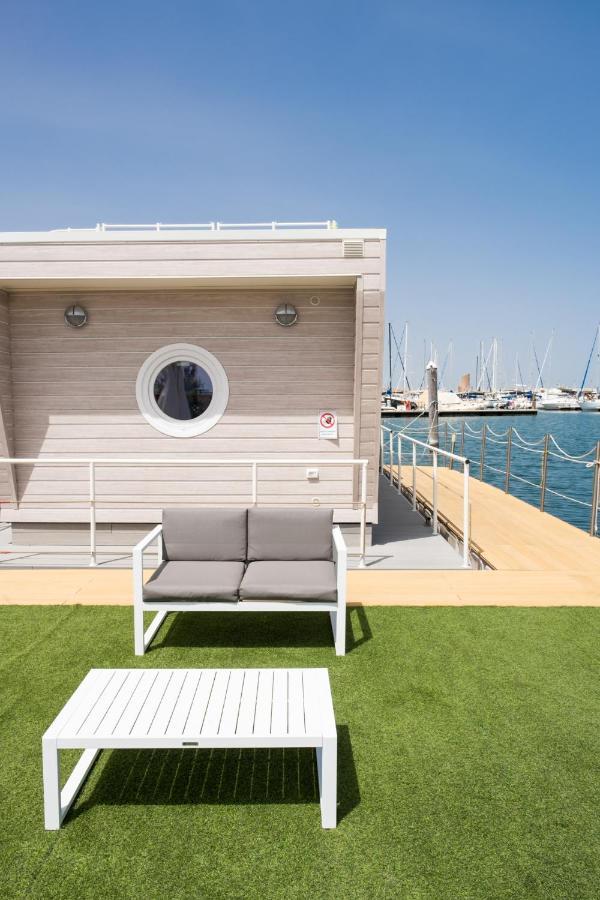 Botel House Boat