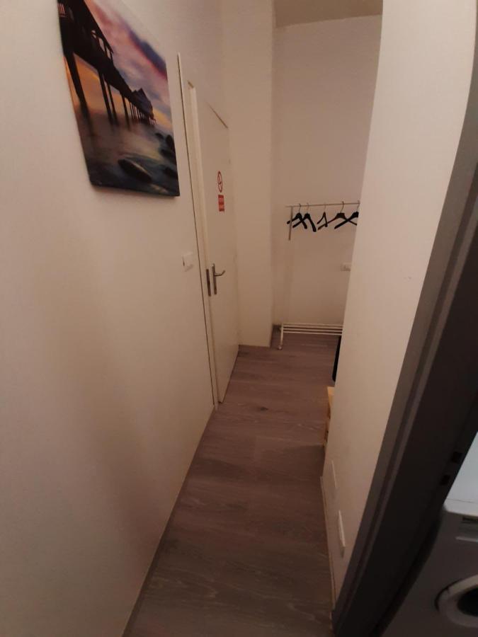 A 2 Passi Dal Mare-centro-stazione Apartment *