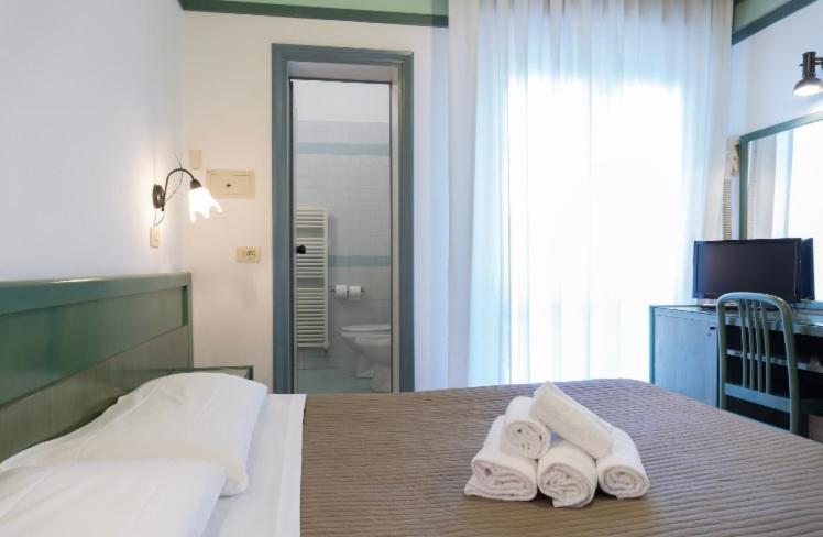 Esedra Hotel 3*