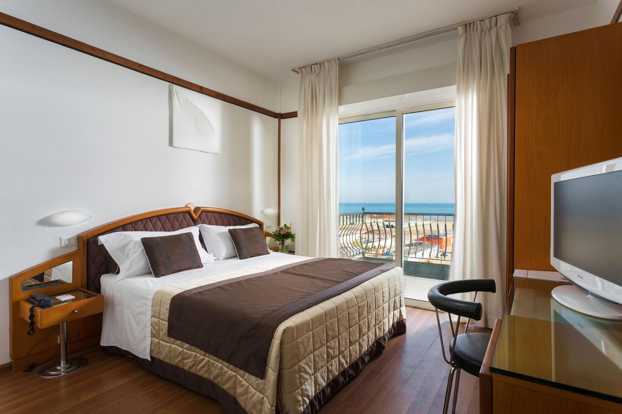Continental Hotel 4*