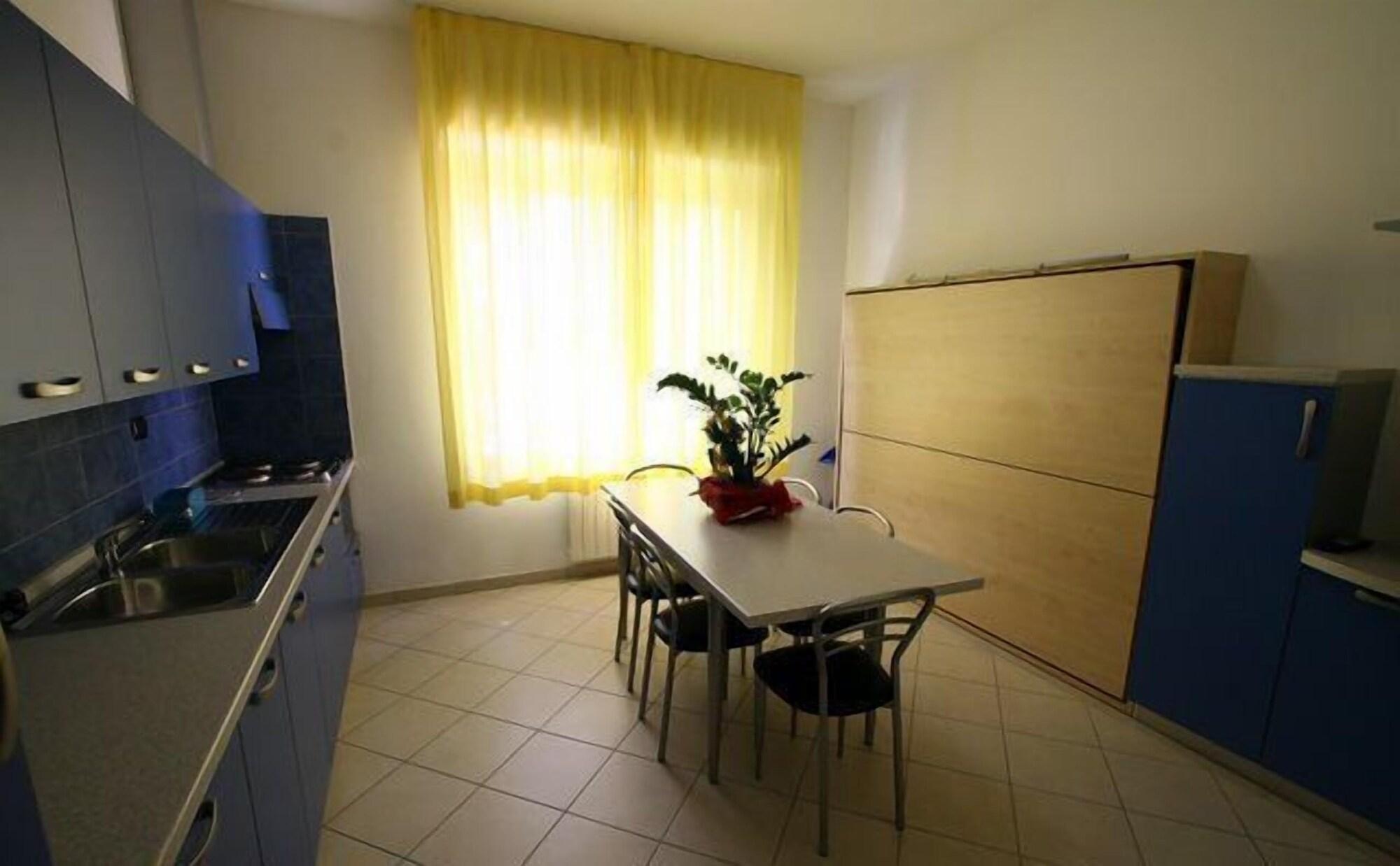 Aparthotel Paradise 3*