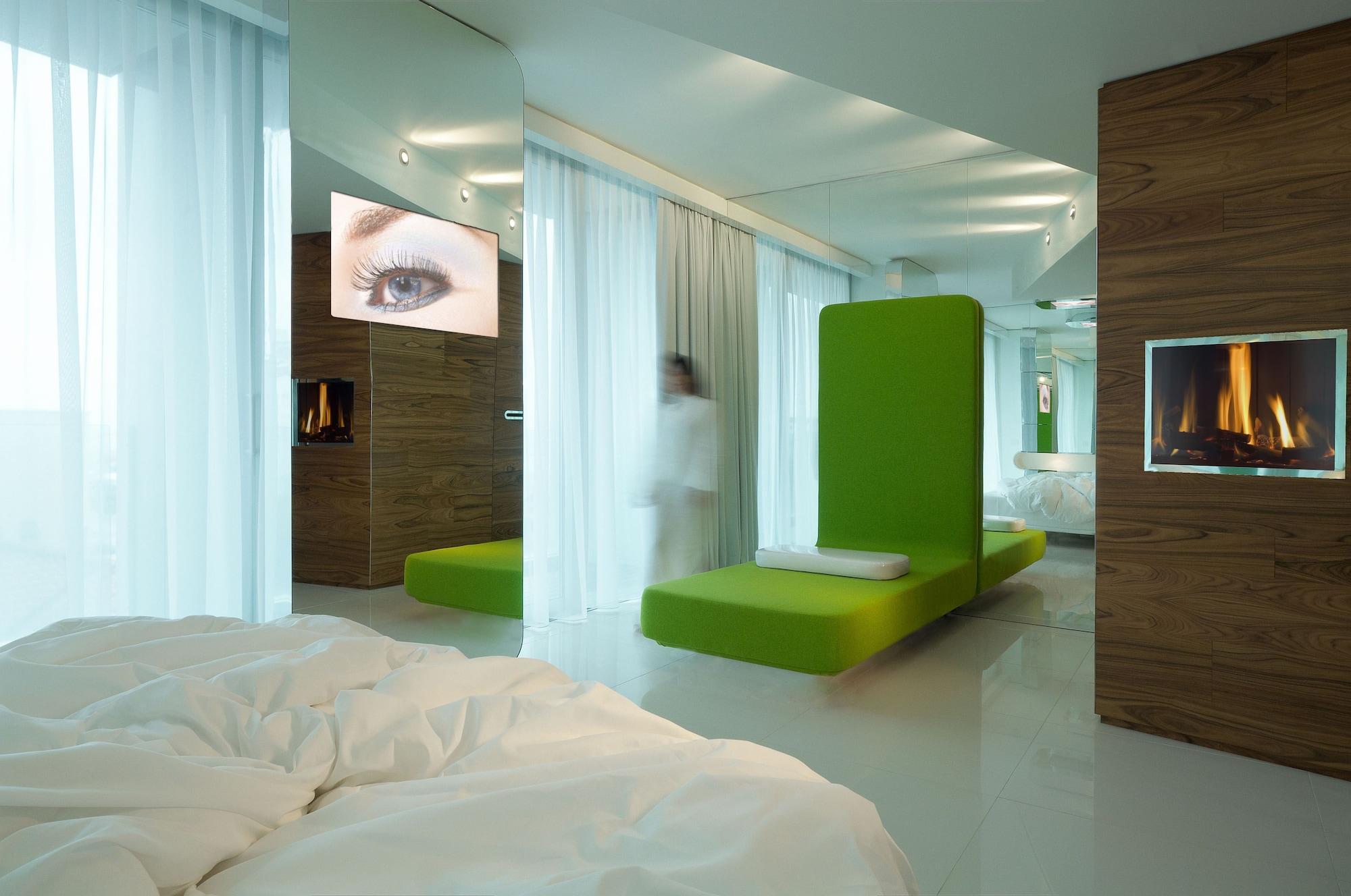 I-suite Hotel