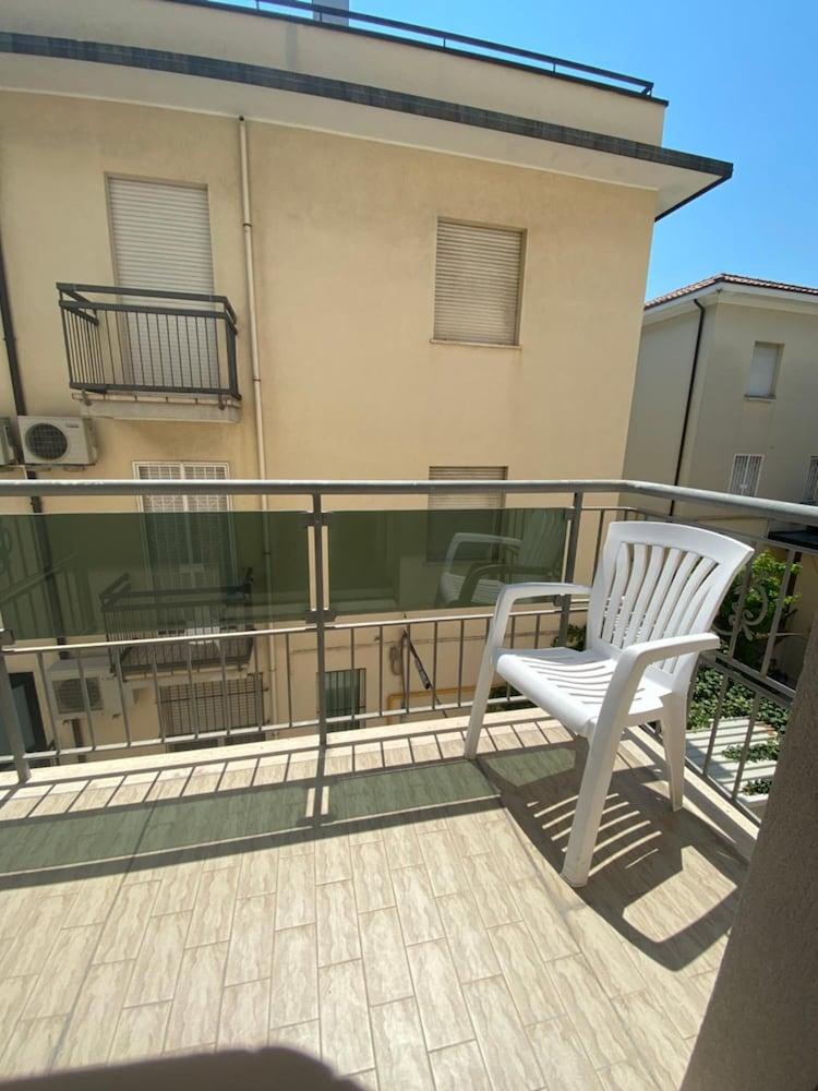 Hotel Nova Dhely 3*