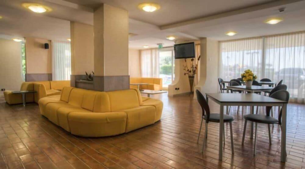 Hotel Tilmar 3*