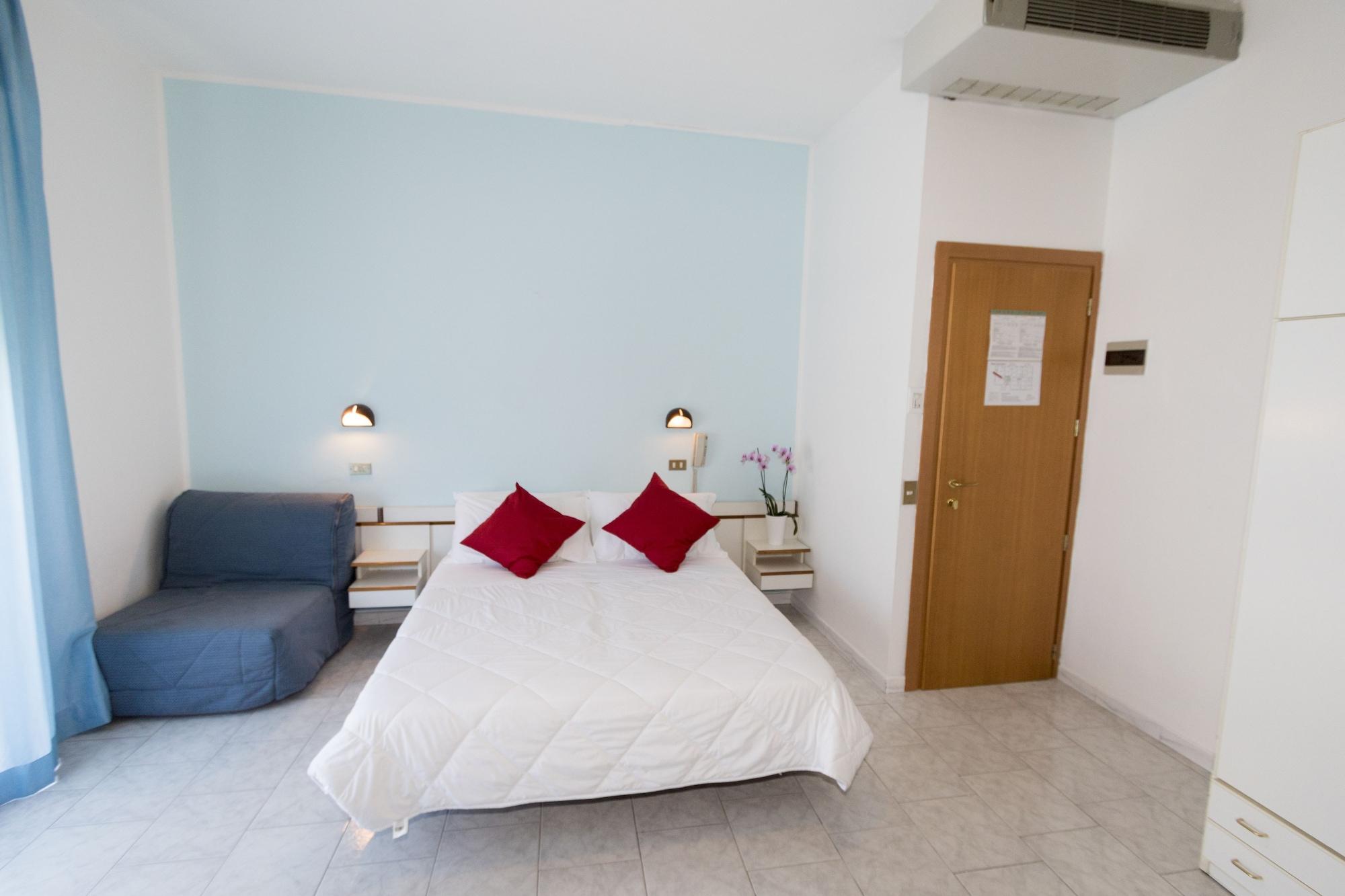 Giannella Hotel 3*
