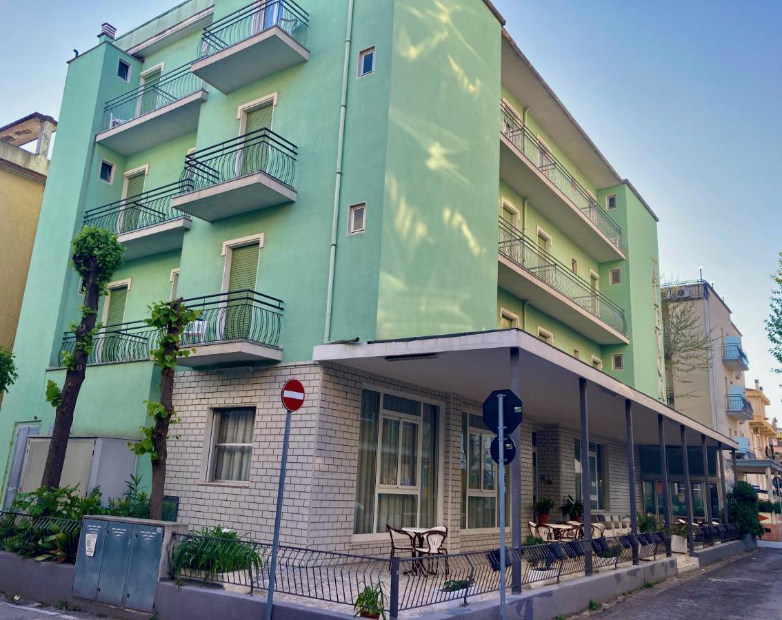Alevon Hotel