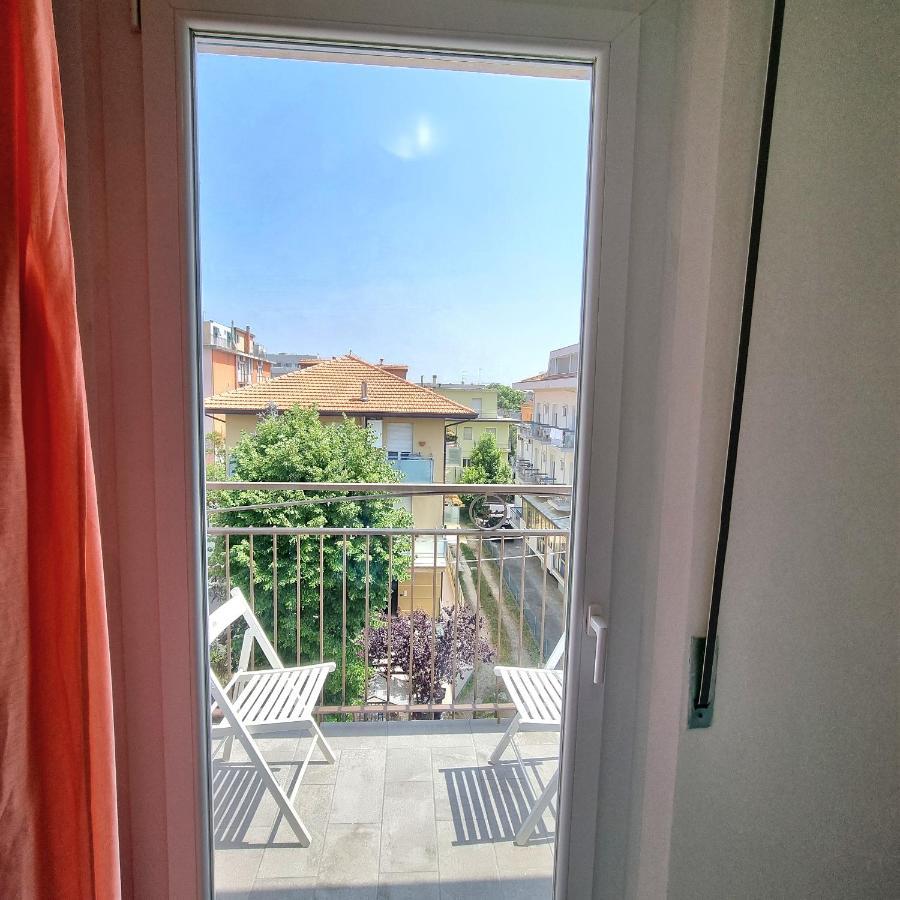 Mare Aparthotel 3*