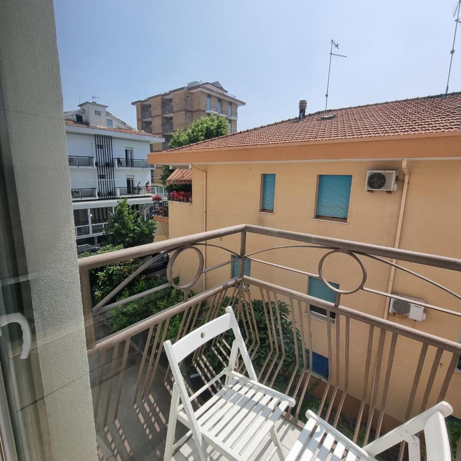 Mare Aparthotel 3*