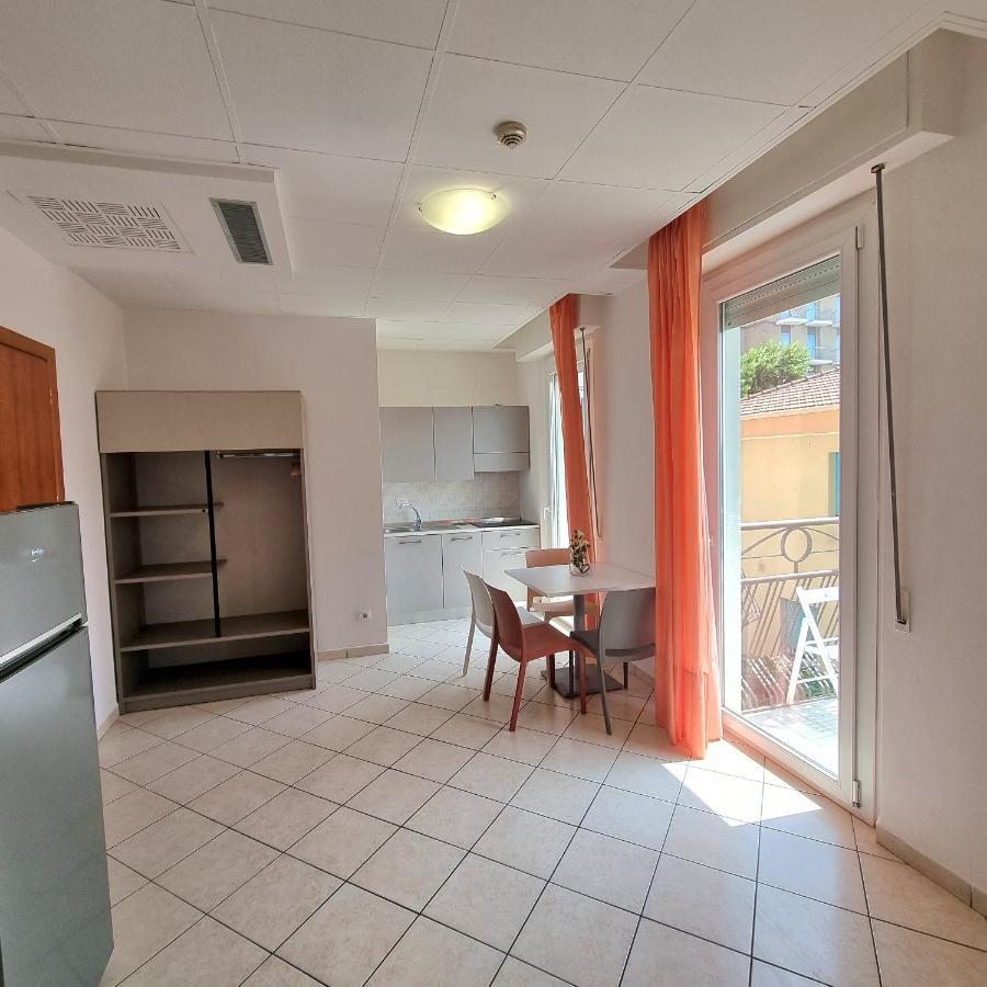 Mare Aparthotel 3*