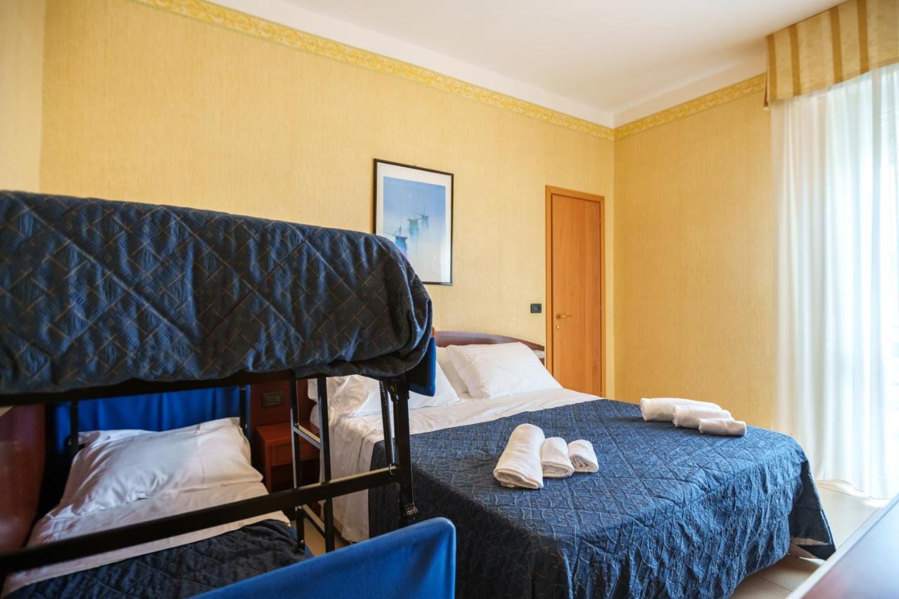 Rex Hotel