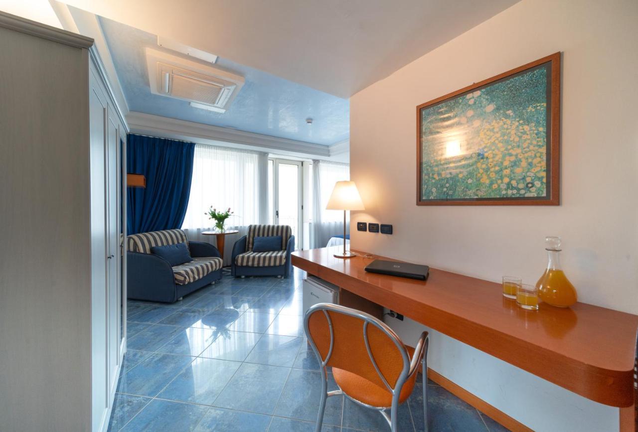 Ancora Hotel 3*