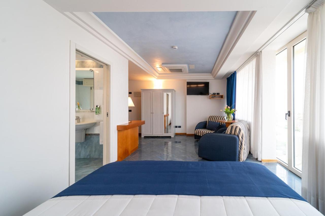 Ancora Hotel