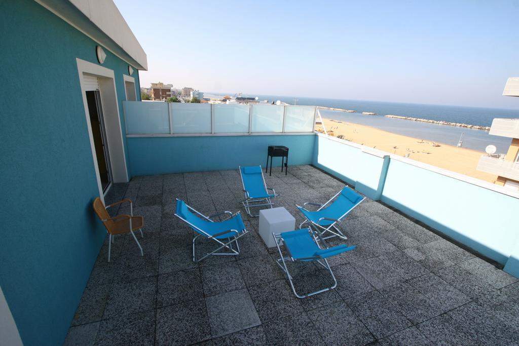 Paradise Aparthotel 3*