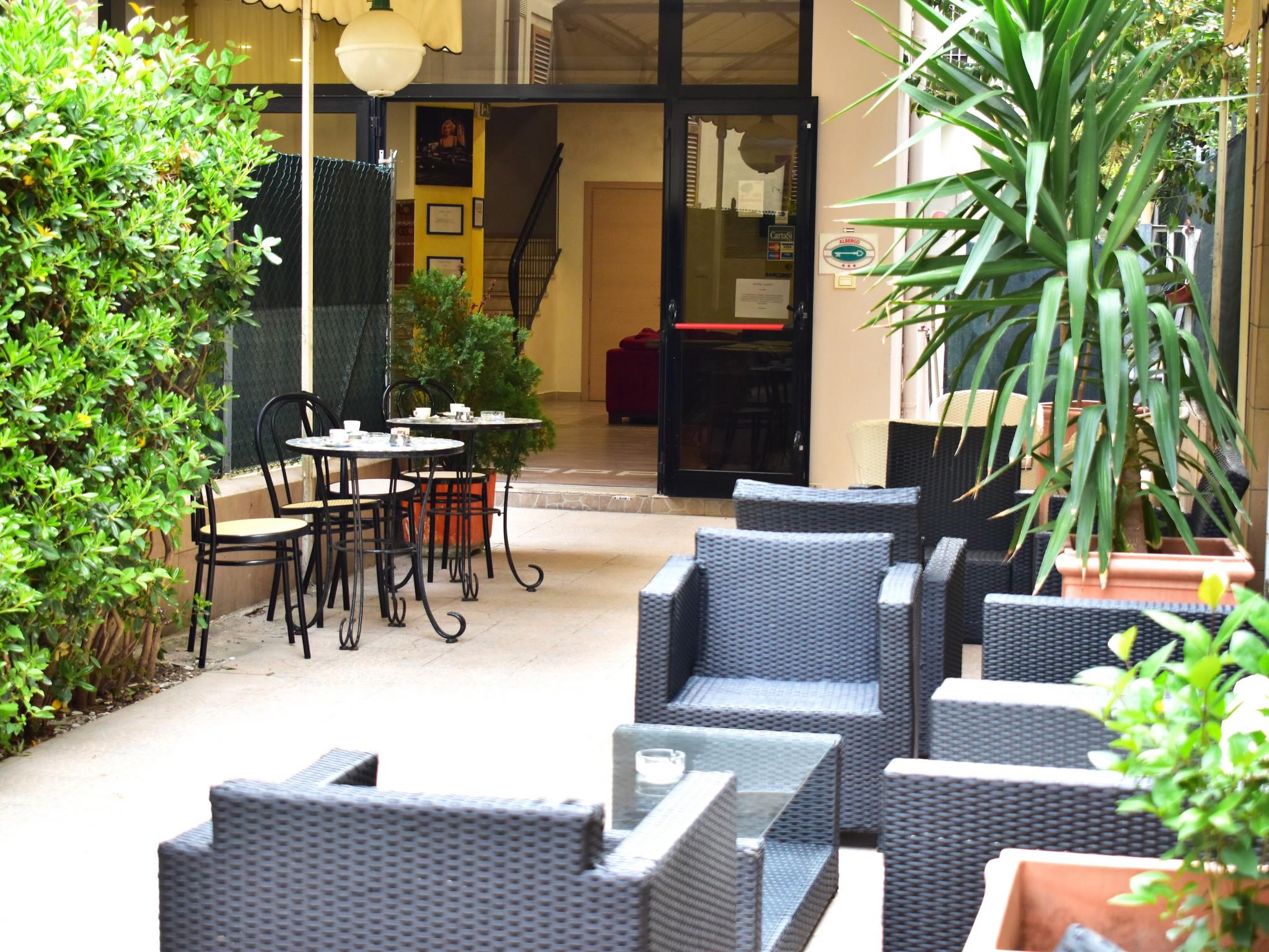 Hotel New Happy