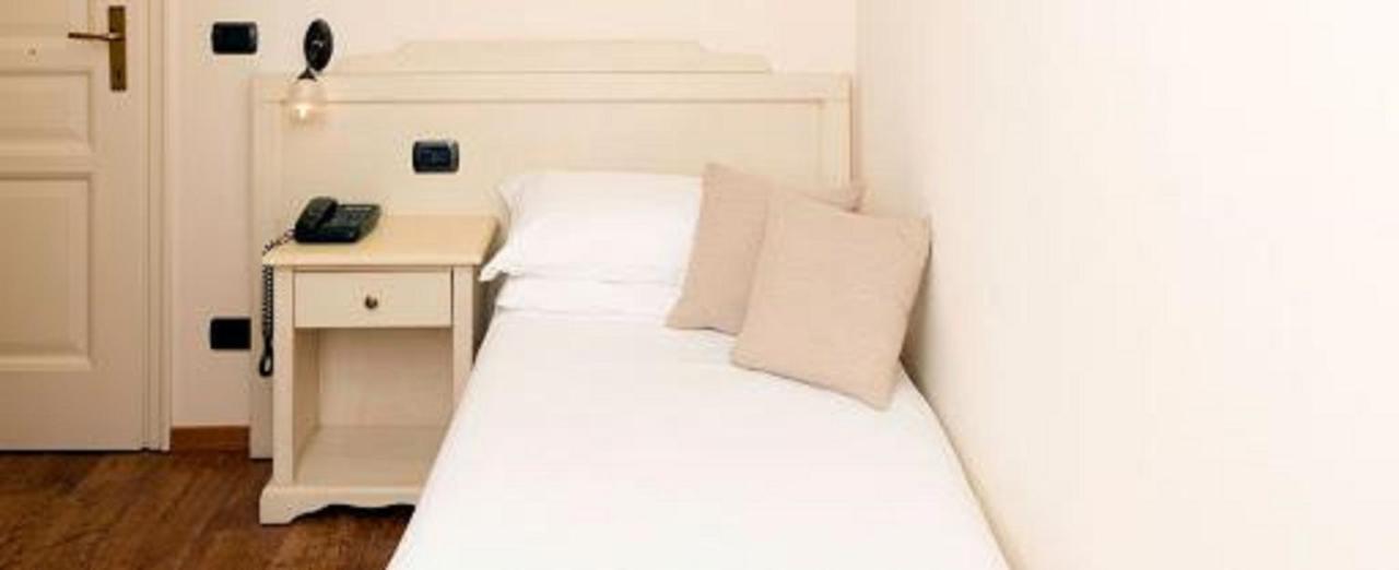 Hotel Yes Touring & 4*