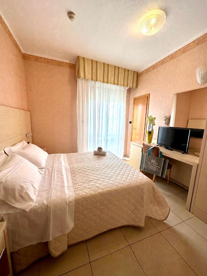 Metropole Hotel 3*