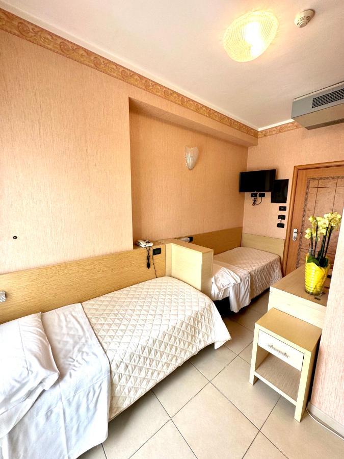 Hotel Metropole 3*