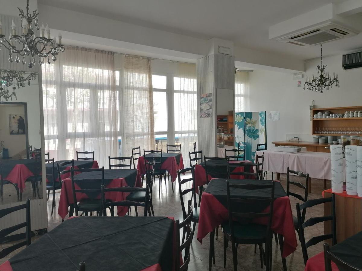 Nova Dhely 3* Rimini