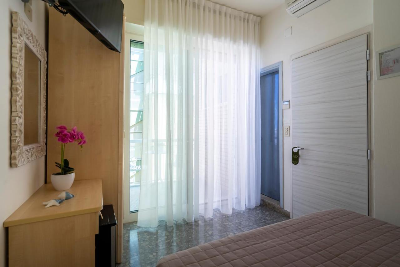 Hotel Constellation 3*