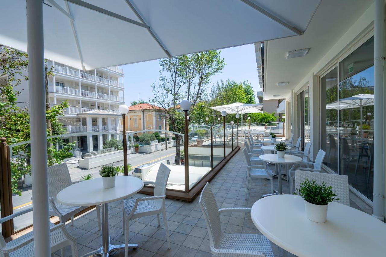 Hotel Constellation 3*