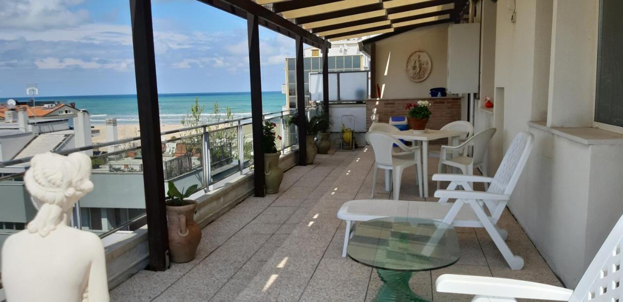 Attico 50 Metri Dal Mare A Casa vacanze *