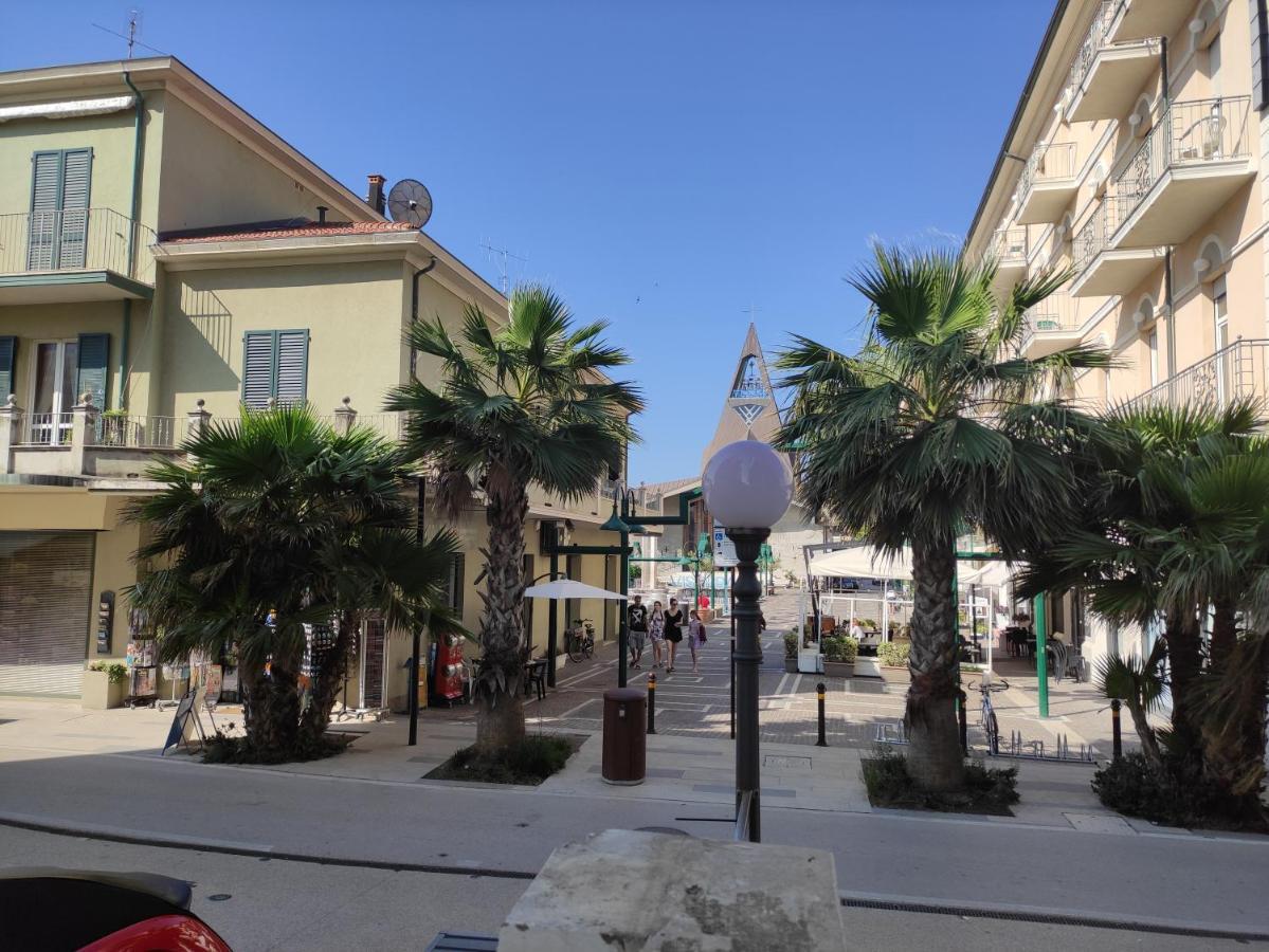Miamare 1 Min Dalla E Terrazzo Di Clickaffitti Apartment Rimini