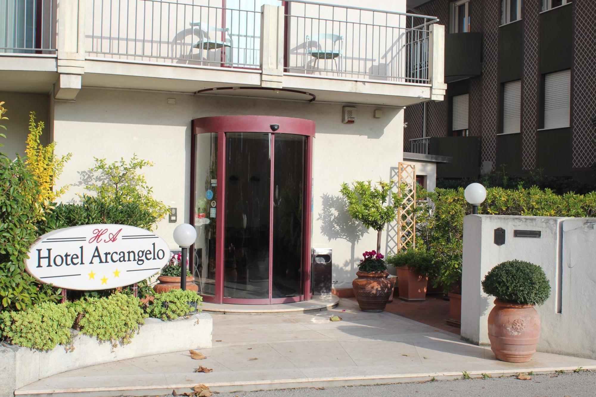 Arcangelo Roof Hotel 3*