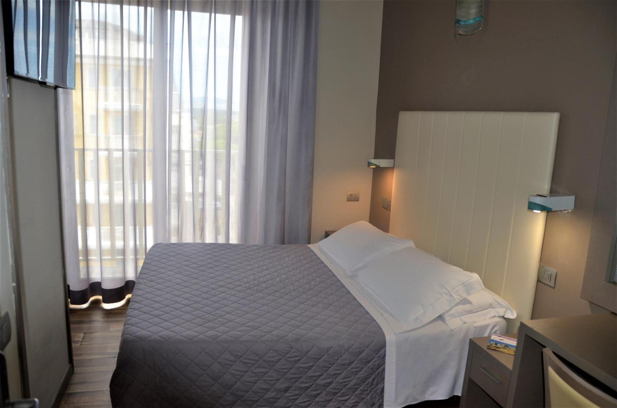 Hotel Yes Touring & Rimini