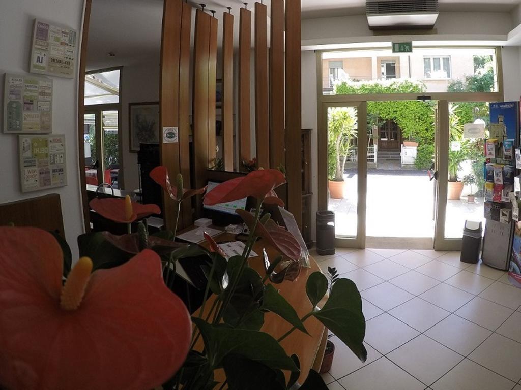 Ausonia Hotel 3*
