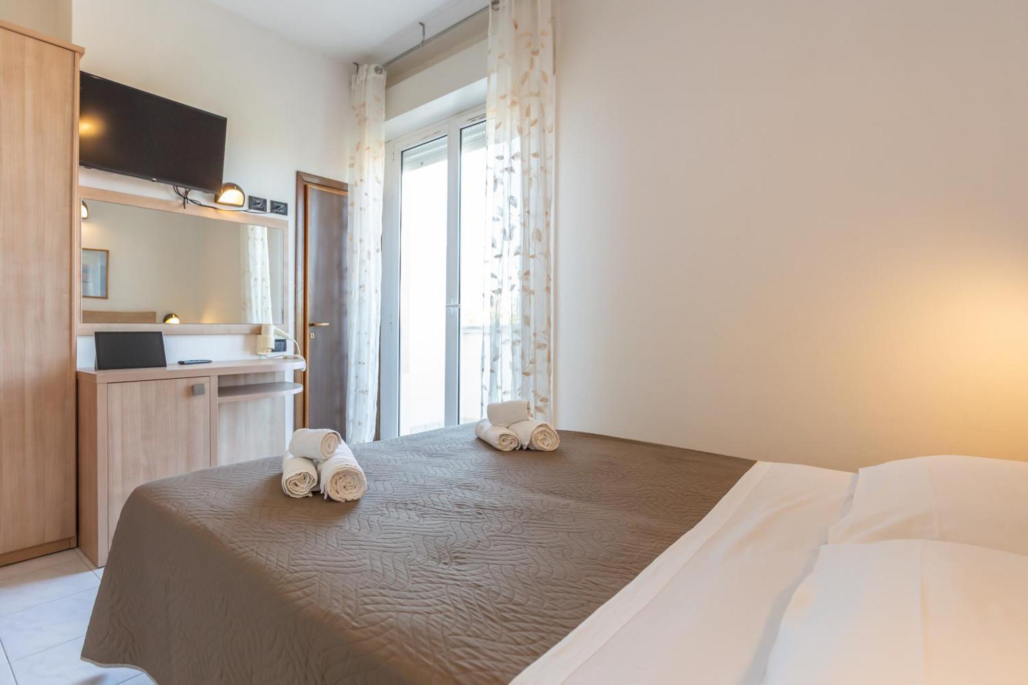 Globus Hotel 3*