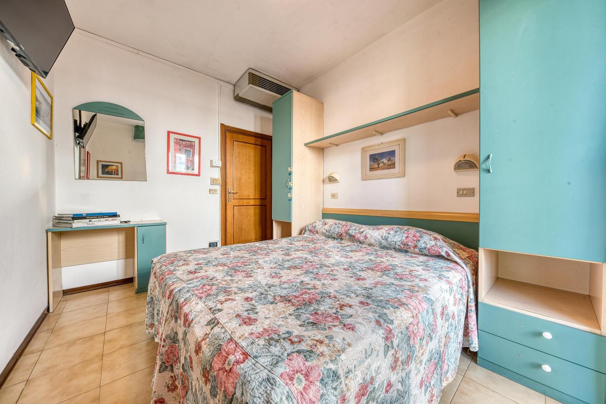 Hotel Charles Rimini