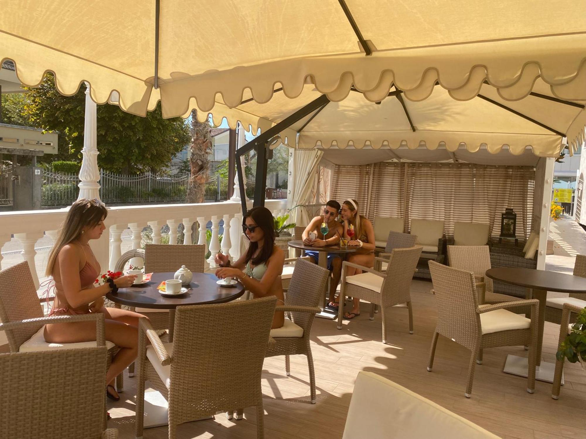 Caesar Paladium Hotel 3*