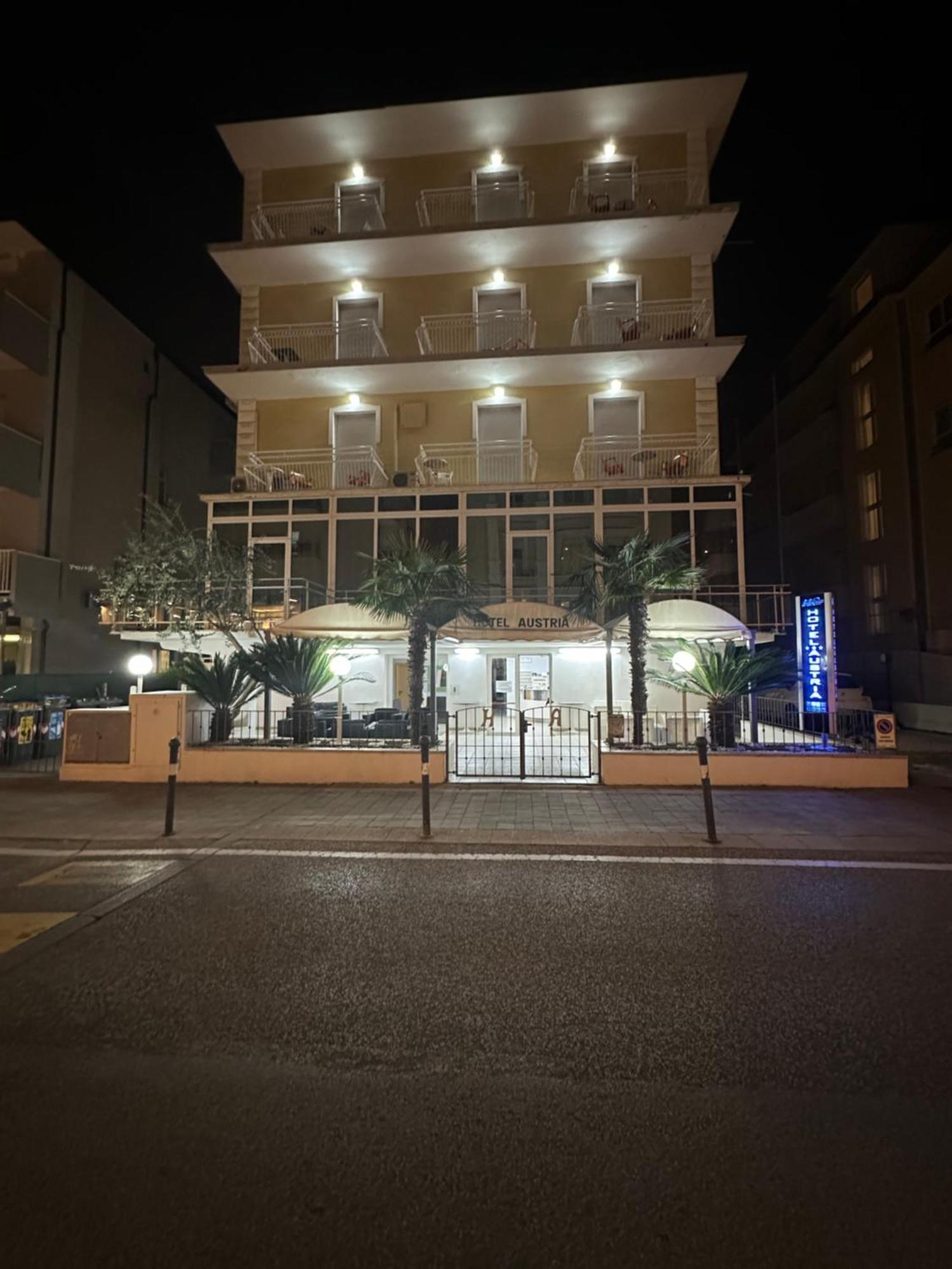 Austria Hotel 2*