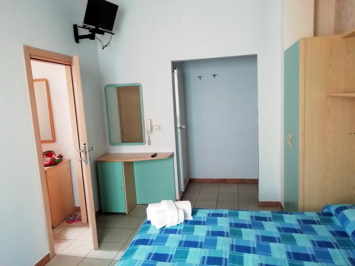 Hotel New Happy